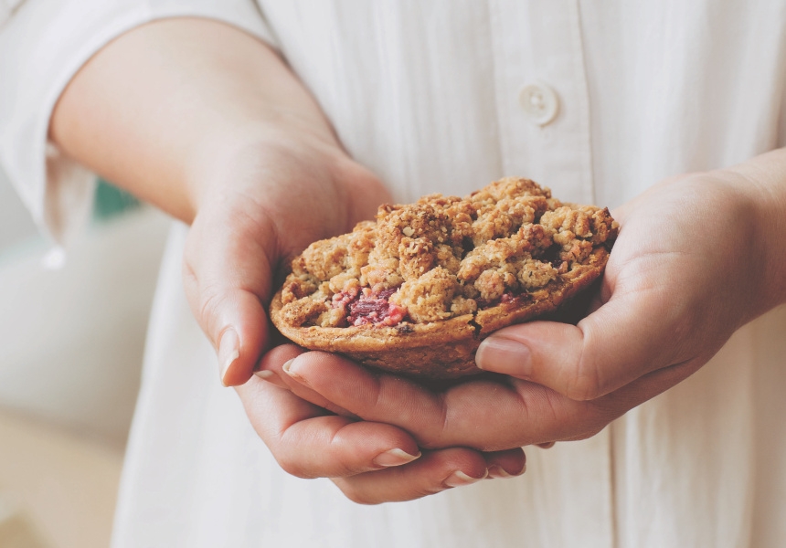 Beatrix's rhubarb custard crumble pies
