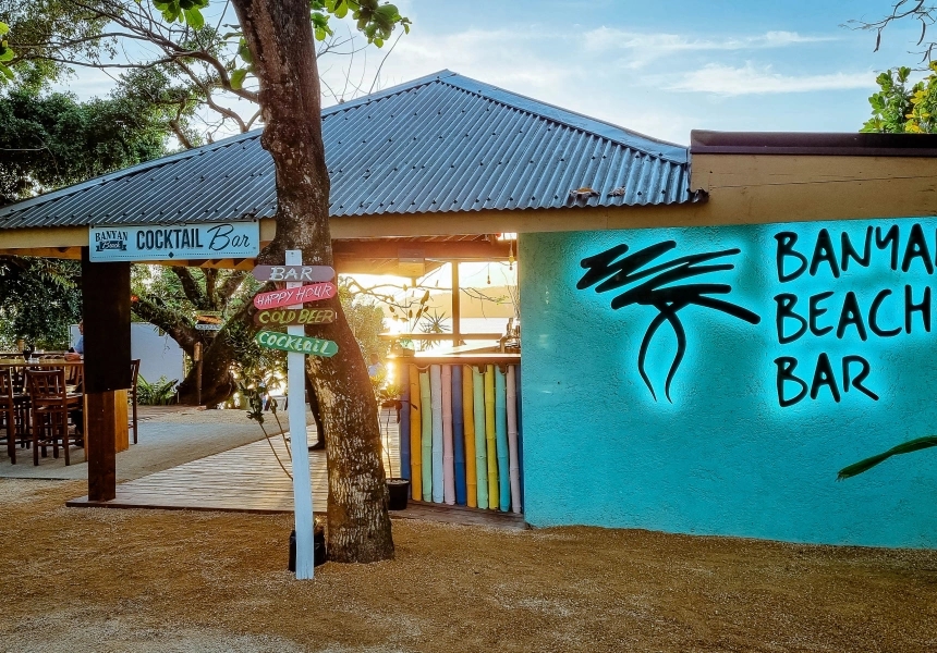 Banyan Beach Bar, Port Vila
