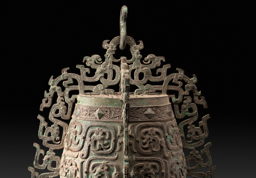 CHINESE
<em>Bell of Duke Wu of Qin, Qin gong bo</em>
Spring and Autumn period 771–475 BCE
bronze
64.2 x 26.2 x 22.4 cm
Baoji Bronze Museum, Baoji
(02756/IA5.5)
