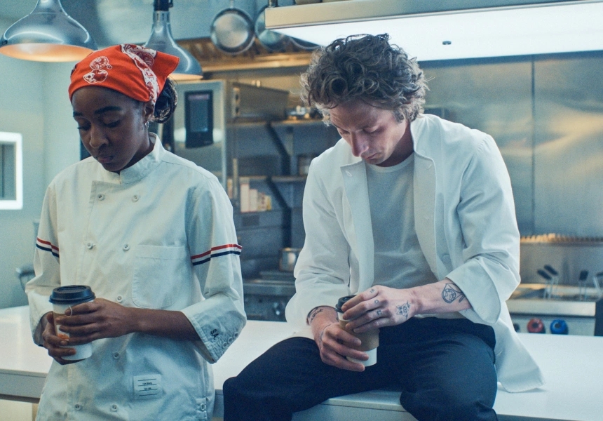 Ayo Edebiri and Jeremy Allen White in The Bear
