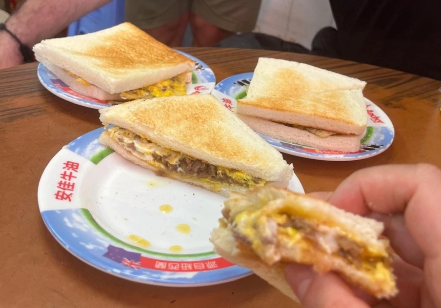 Dan Hong's pic of the beef and egg sandwich at Sun Heung Yuen (Kin Kee)
